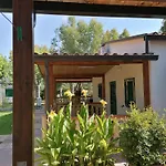 Nina's House, 4 *