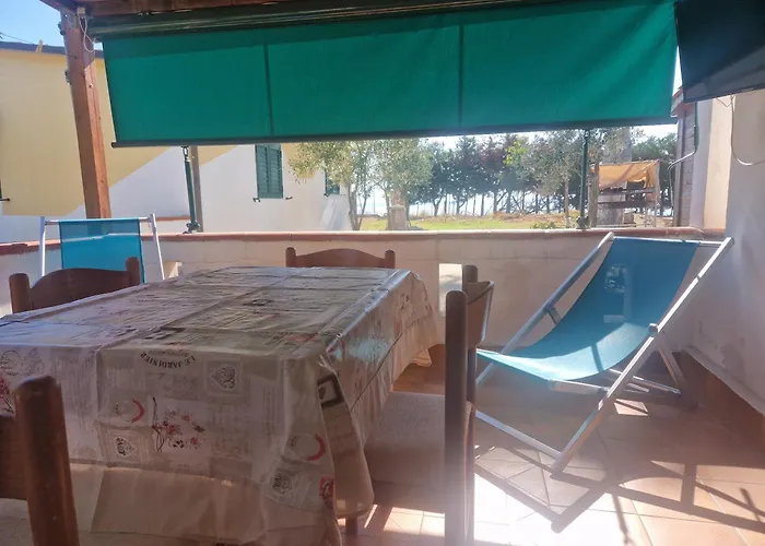 Nina's House, 4 Casa de Férias