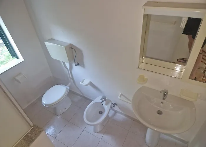 Nina's House, 4 Casa de Férias